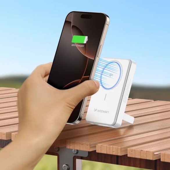 Wozinsky WLWP-10KA0Y3WS powerbank 1xUSB-A és 1xUSB-C csatlakozással kitámasztóval 10000mAh 22.5W PD Qi2 - fehér