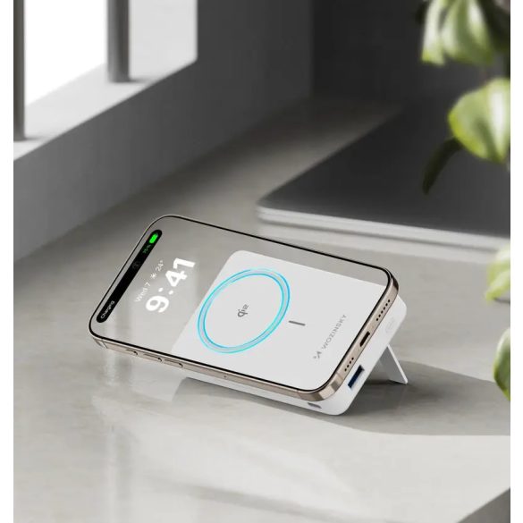 Wozinsky WLWP-10KA0Y3WS powerbank 1xUSB-A és 1xUSB-C csatlakozással kitámasztóval 10000mAh 22.5W PD Qi2 - fehér