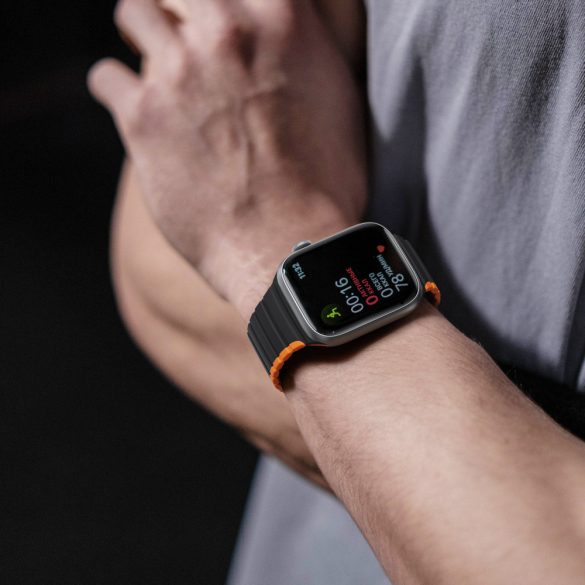 Dux Ducis (LD Version) csereszíj Apple Watch Ultra, SE, 9, 8, 7, 6, 5, 4, 3, 2, 1 (49, 45, 44, 42 mm) - fekete és narancssárga
