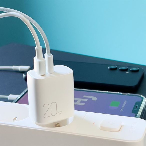 Joyroom gyorstöltő USB-A QC3.0 / USB-C PD fehér (L-QP2011)