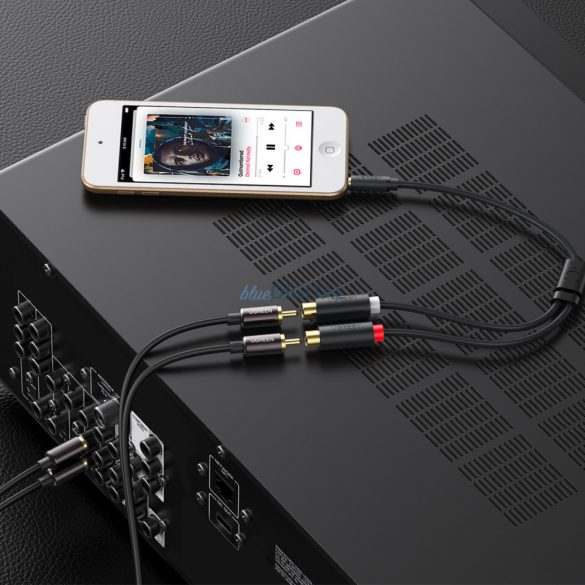 Ugreen audio adapter jack 3,5 mm-es apa és 2xRCA női kábel 0,25m szürke (AV109)