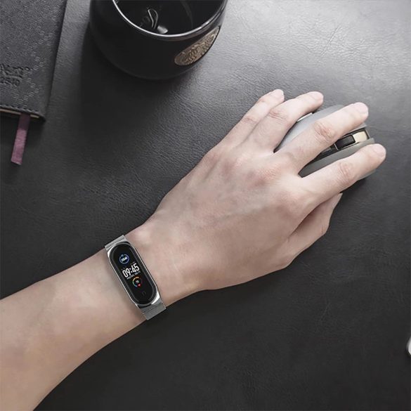 Tech-Protect Stainless csereszíj Xiaomi Mi Band 7 / Xiaomi Mi Band 7 NFC - fekete