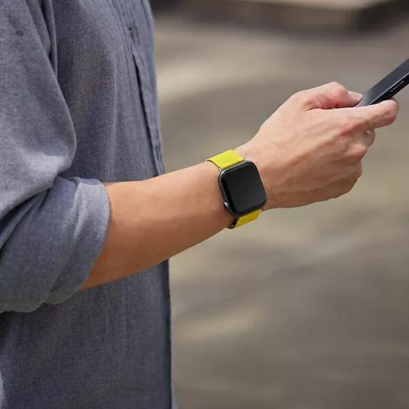 UNIQ Revix szíj Apple Watch Series 1-8/SE/SE2/SE3 38/40/41mm fordítható mágneses mágneses rózsaszín-bézs