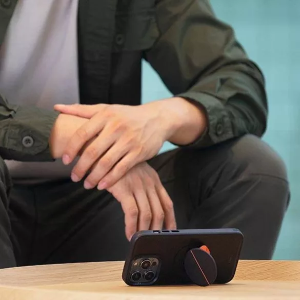 Uniq etui Novo iPhone 14 Plus 6.7" éjfekete színben tok