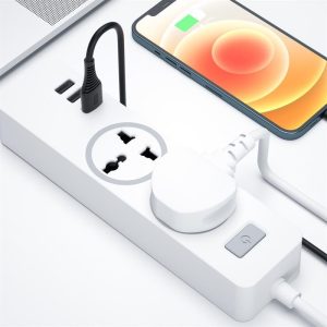 Hálózati hosszabbító elosztó, 2x EU / UK / USA, 3x USB port, fehér, 1.8m, XO WL04