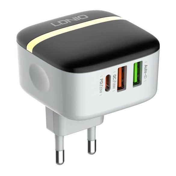 LDNIO A3513Q hálózati töltő 2xUSB-A és 1xUSB-C csatlakozóval és USB-A - Lightning kábellel max. 32W fehér