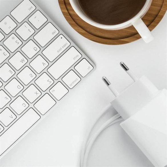 Univerzális hálózati töltő Forcell USB C aljzatral - 3A 25W PD és QC 4.0 funkcióval