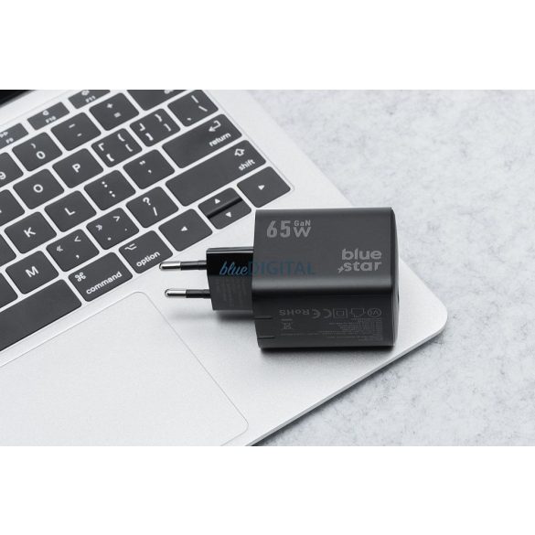 Blue Star VT-43 hálózati töltő 1xUSB-A és 2xUSB-C csatlakozással 65W 4A PD QC4.0 - fekete