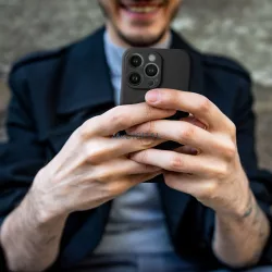   SILICONE MAG COVER MagSafe-kompatibilis tok teljes kamerasziget kivágással iPhone Air - fekete