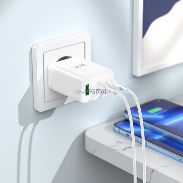 HOCO N33 hálózati töltő 1xUSB-A és 2xUSB-C csatlakozással és Type-C - Lightning kábellel 35W - fehér