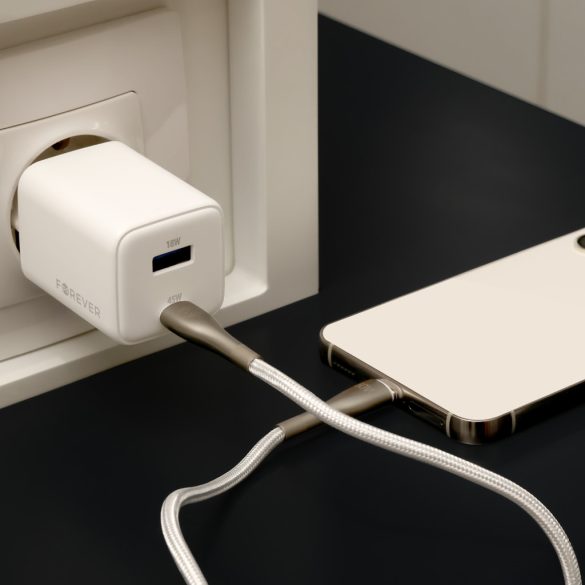 Forever TC-08-45AC hálózati töltő 1xUSB-A és 1xUSB-C csatlakozással GaN PD QC 45W - fehér