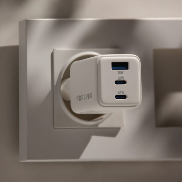 Forever TC-08-65ACC hálózati töltő 1xUSB-A és 2xUSB-C csatlakozással GaN PD QC 65W - fehér
