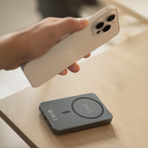 Forever MATB-200 vezeték nélküli mágneses powerbank 20W PD 5000mAh - fekete