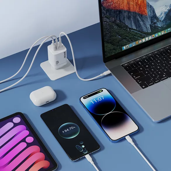 BWOO CDA147 hálózati töltő 1xUSB-A és 2xUSB-C csatlakozással 65W - fehér