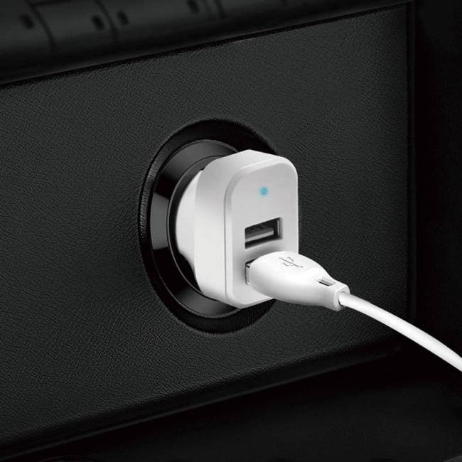 Dudao autós szett 2x USB 2.4a töltő + 3in1 Lightning / Type-C USB-C / micro USB kábel fehér (R7 fehér) Dudao autós szett 2x USB 2.4a töltő + 3in1 Lightning / Type-C USB-C / micro USB kábel fehér (R7 fehér)