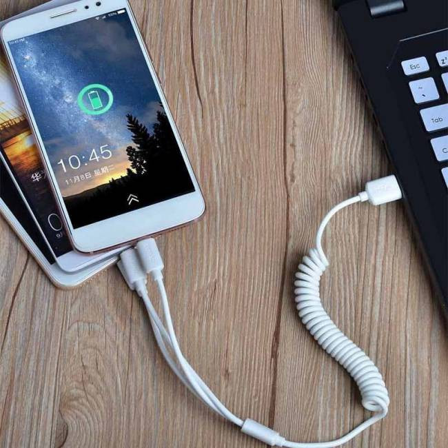 Dudao autós szett 2x USB 2.4a töltő + 3in1 Lightning / Type-C USB-C / micro USB kábel fehér (R7 fehér) Dudao autós szett 2x USB 2.4a töltő + 3in1 Lightning / Type-C USB-C / micro USB kábel fehér (R7 fehér)
